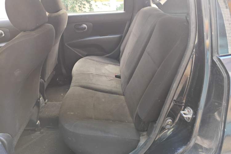 Used Nissan Livina 2010 Jingyue Edition 1.6L Automatic All-in-One Model
