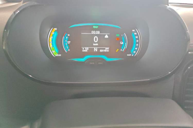 Used Chery QQ Little Ant 2022 Sweet Pink Edition Half-Sugar Version Lithium Iron Phosphate 29.2 kWh 30 kW 301 km