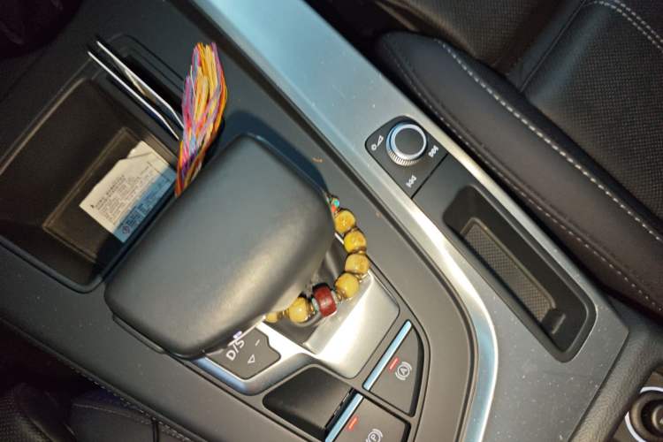 Used Audi A4L 2022 40 TFSI Luxury Dynamic Model
