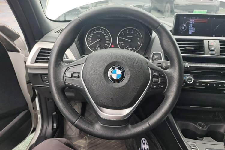 Used BMW 2 Series 2017 220i Convertible Coupe Leading Model
