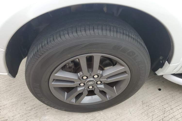 Used Land Rover Freelander 2 2015 2.0T Si4 XS Collection Edition Left Front Wheel Hub