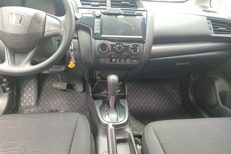 Used Honda Fit 2018 1.5L CVT Comfort Sunroof Version Gear Lever