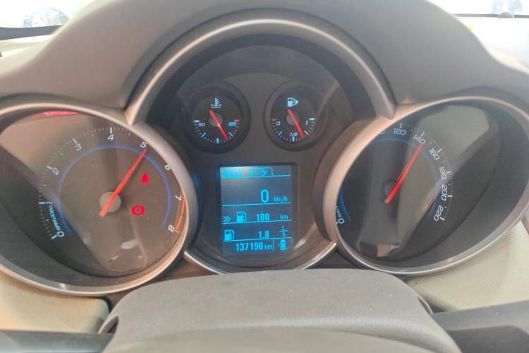 Used Chevrolet Cruze 2015 1.5L Classic SE MT Instrument Cluster