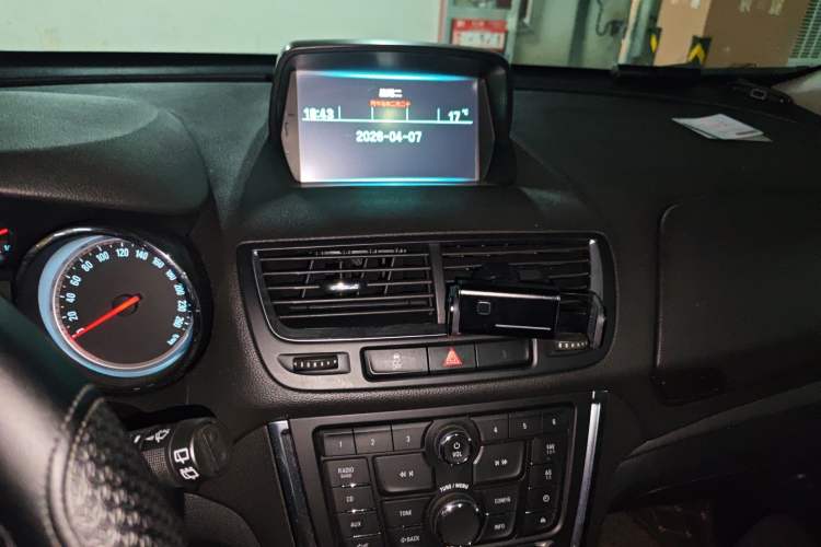 Used Buick Encore 2015 1.4T Automatic Two-Wheel Drive Urban Elite Version Audio And AC Panel