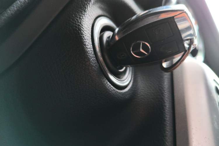 Used Mercedes-Benz SLK-Class 2011 SLK 200 Fashion Model