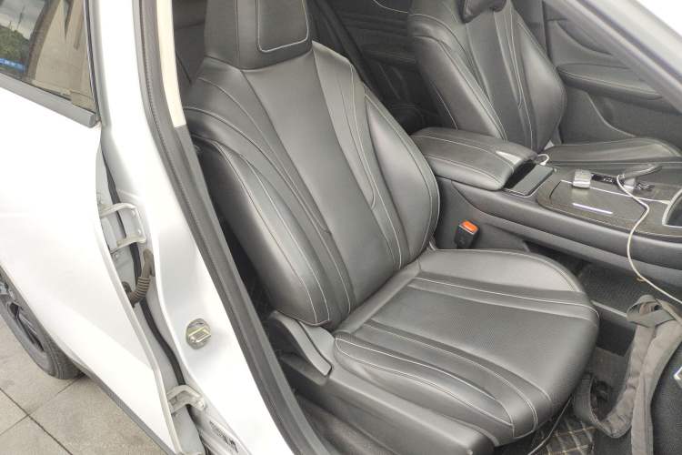 Used Venucia V 2023 260T Idol Edition Pro