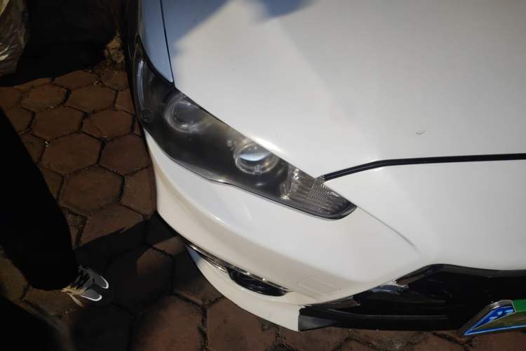 Used Mitsubishi Lancer EX 2016 1.8L Manual Black-and-White Retro Edition