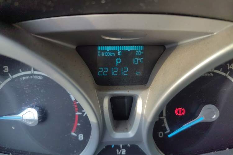 Used Ford EcoSport 2013 1.5L Automatic Prestige Model Odometer Close Up