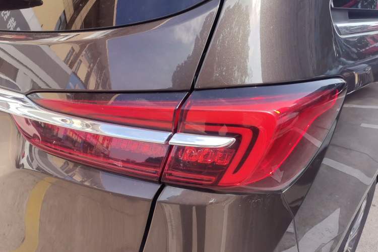 Used Buick GL8 2021 Land Cruiser Executive Class 652T Luxury Model
