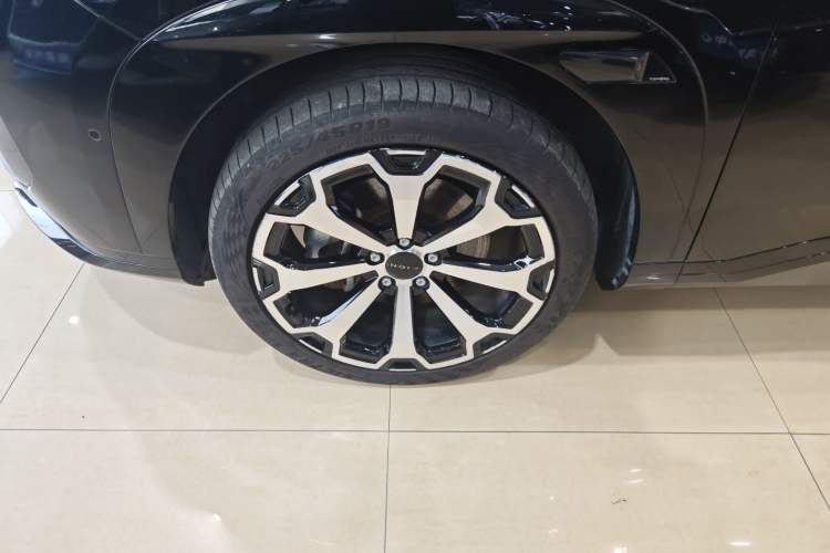 Used AION V 2024 Aion Tyrannosaurus 650 LiDAR Edition
