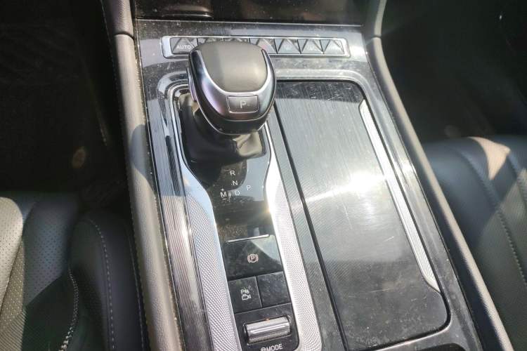 Used Hongqi H5 2024 2.0T Automatic Smart Connect Flagship Edition
