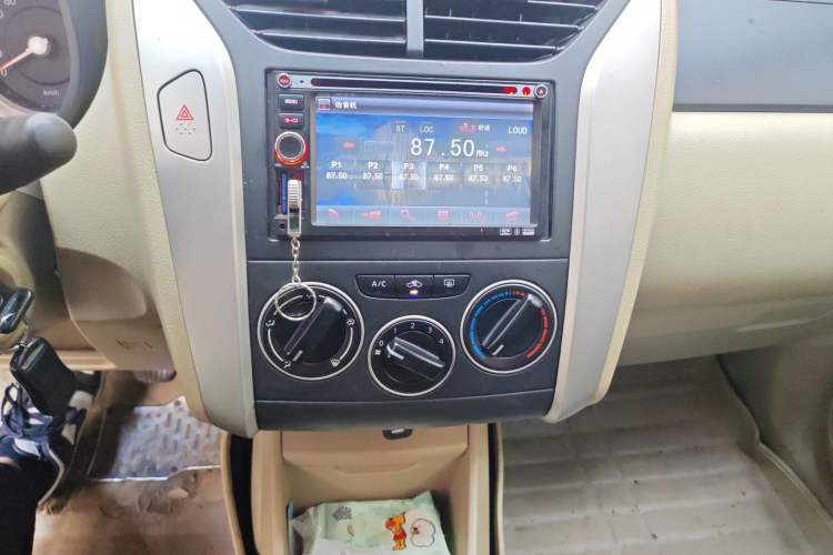 Used Venucia D50 2012 1.6L Manual Comfort Edition
