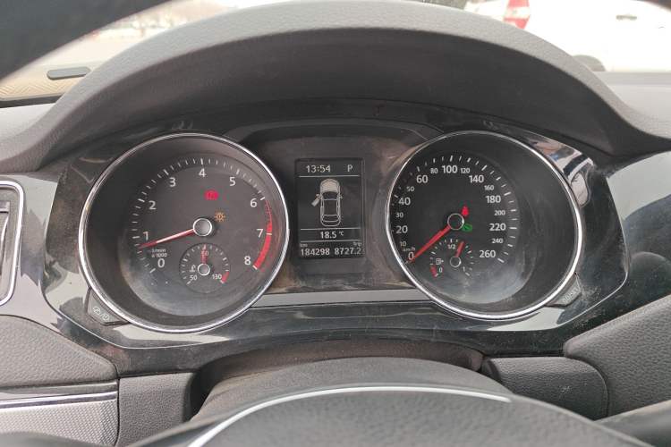 Used Volkswagen Sagitar 2018 280TSI DSG Comfort Model Instrument Cluster