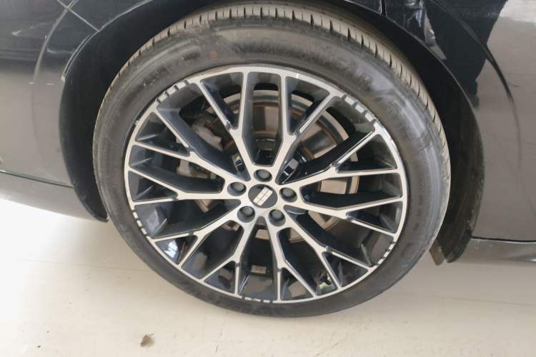 Used Geely Galaxy E8 2024 620 km All-Wheel-Drive Starship Performance Edition
