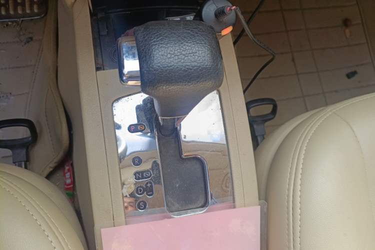 Used Volkswagen Polo 2009 Jingqu 1.4L Automatic Elegant Edition Gear Lever