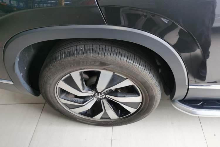 Used Volkswagen Tayron 2022 330TSI Two-Wheel Drive Luxury Smart Connectivity Version