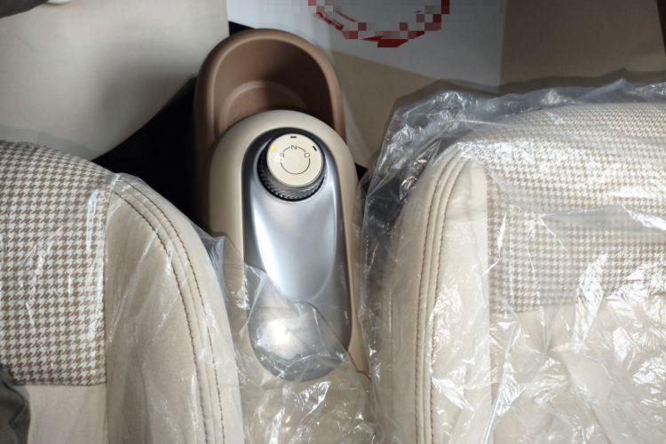 Used Wuling Hongguang MINIEV 2025 Four-Door Version Advanced Edition Gear Lever