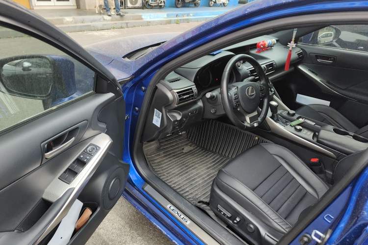 Used Lexus IS 2017 300 F SPORT Edition Driver Seat