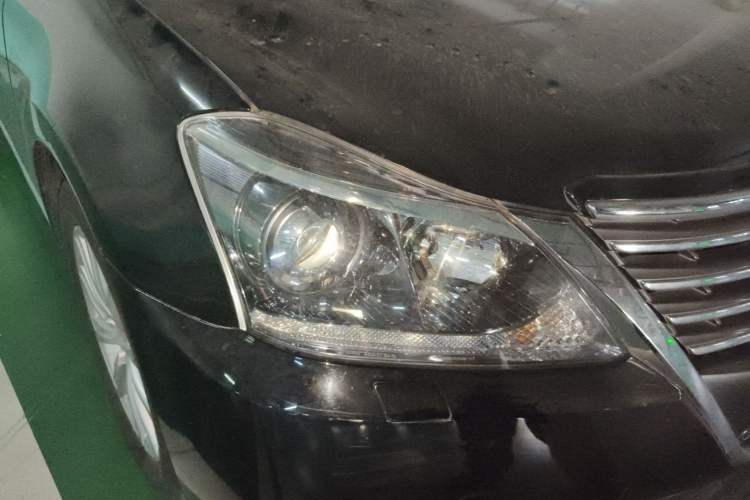 Used Toyota Crown 2012 2.5L Royal Leather Edition
