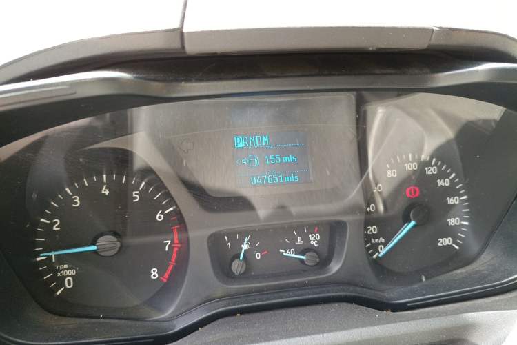 Used Ford Transit 2017 2.0T Gasoline Automatic Multi-Function Commercial Vehicle Mid-Drive Mid-Roof China V-standard Odometer Close Up