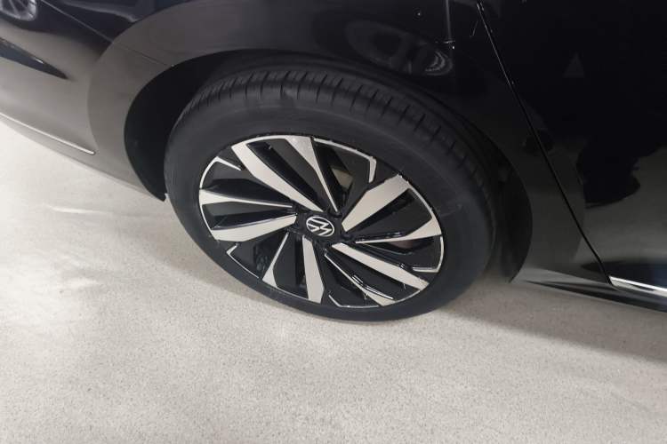 Used Volkswagen Passat 2022 330TSI Starry Luxury Edition Exterior 5