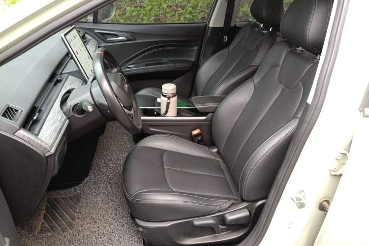 Used NETA V 2022 Chao 400 Lite Left Front Seat