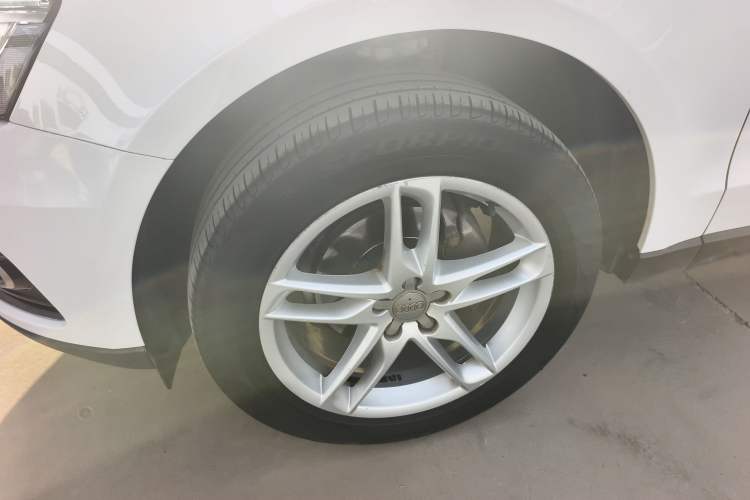 Used Audi Q5 2017 40 TFSI Technology Edition Exterior 4