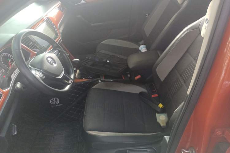 Used Volkswagen T-ROC 2018 280TSI DSG Two-Wheel Drive Advanced Version China V Emission Standard
