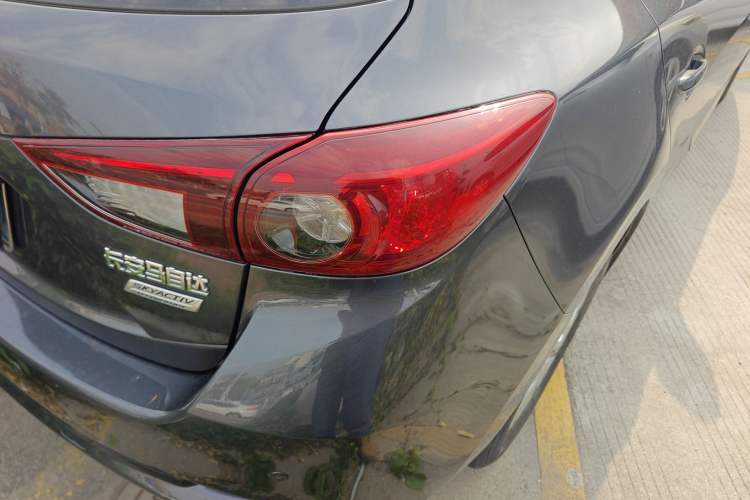 Used Mazda 3 Axela 2017 Hatchback 1.5L Automatic Comfort Model Emission Standard China V