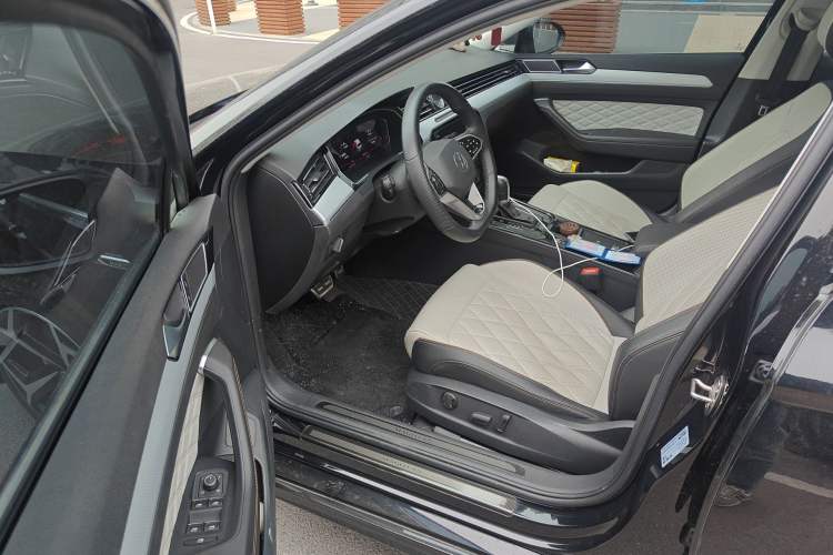 Used Volkswagen Magotan 2023 2 Million Units Commemorative Edition 330TSI DSG Luxury Version
