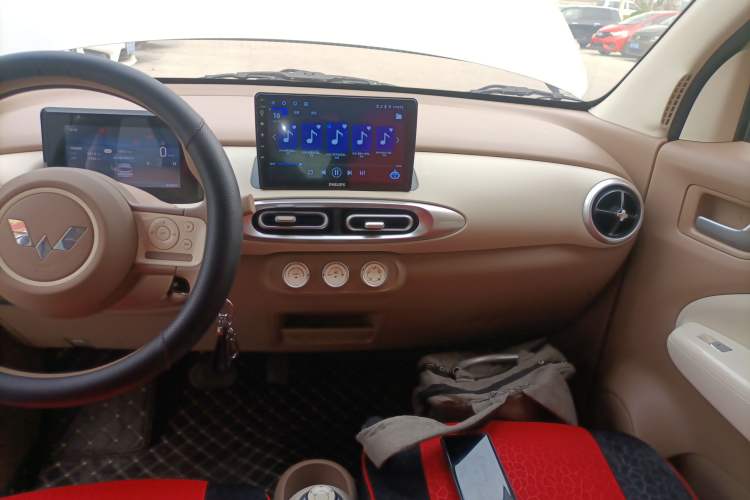Used Wuling Hongguang MINIEV 2025 Four-Door Version Advanced Edition Audio And AC Panel