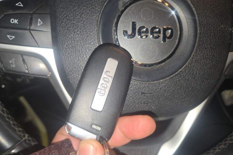 Used Jeep Cherokee 2016 2.4L Professional Edition
