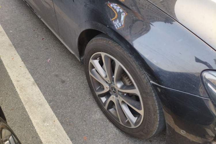 Used Mercedes-Benz E-Class 2017 E 300 L Luxury Model Right Front Wheel Hub