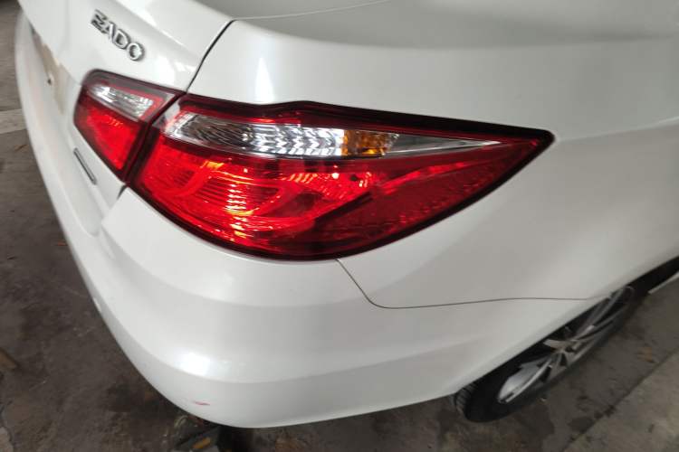 Used CHANGAN Eado 2015 1.6L Manual Luxury Model China V Standard