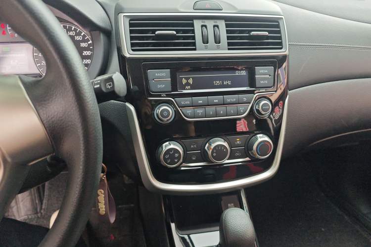 Used Nissan Tiida 2019 1.6L CVT Cool Edition China VI Standard