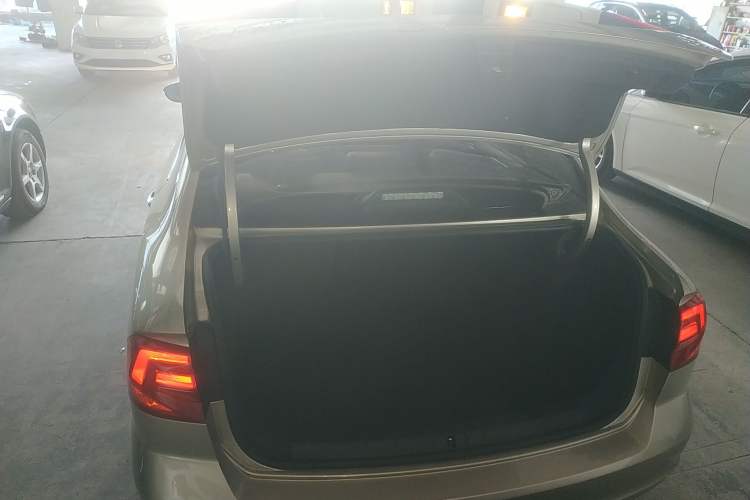 Used Volkswagen Bora 2016 1.6L Automatic Comfort Model