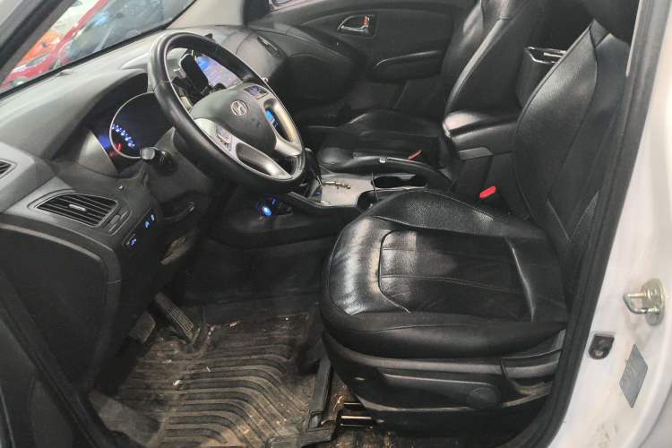 Used Hyundai ix35 2013 2.0L Automatic Two-Wheel Drive Smart GLS China IV Standard
