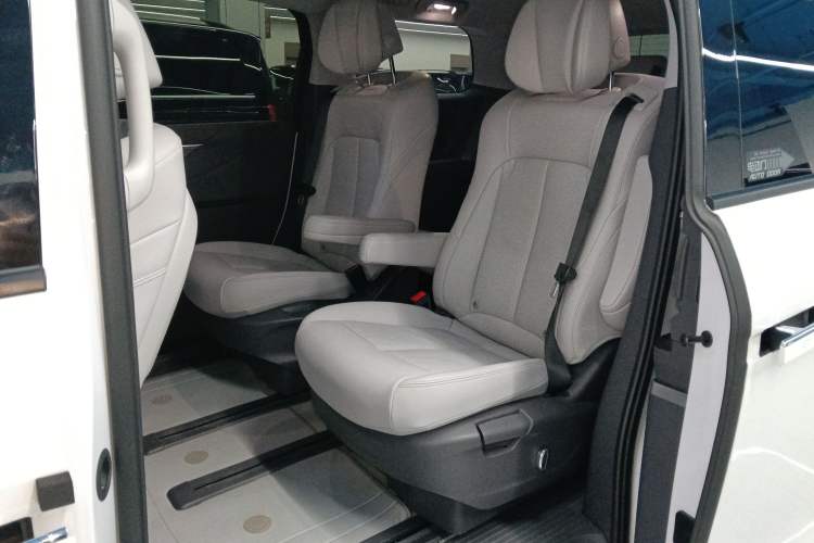 Used Buick GL8 2025 Lu Zun Smart Enjoyment Edition Interior 4