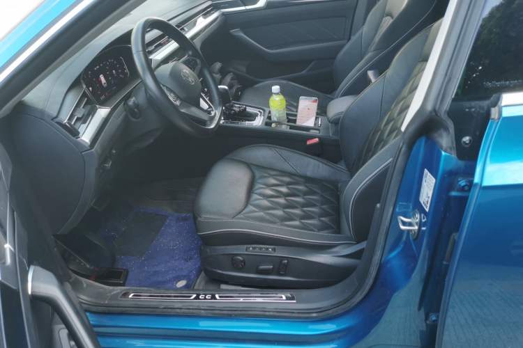 Used Volkswagen FAW-Volkswagen CC 2021 Estate Vehicle 380TSI Vizzion Edition Left Front Seat