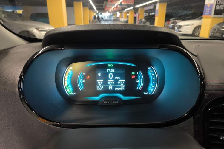 Used Chery New Energy Little Ant 2022 Revised Version Sweet Pink Edition Half-Sugar Version Lithium Iron Phosphate 30.7 kWh 30 kW 301 km