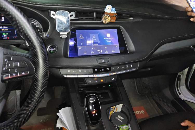 Used Cadillac XT4 2020 28T Two-Wheel-Drive Leading Version Audio And AC Panel