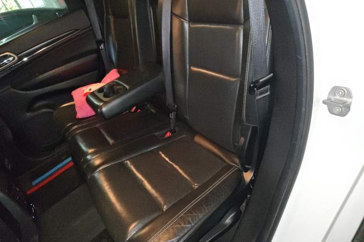 Used Jeep Grand Cherokee 2014 3.6L Elite Navigation Edition Left Rear Seat