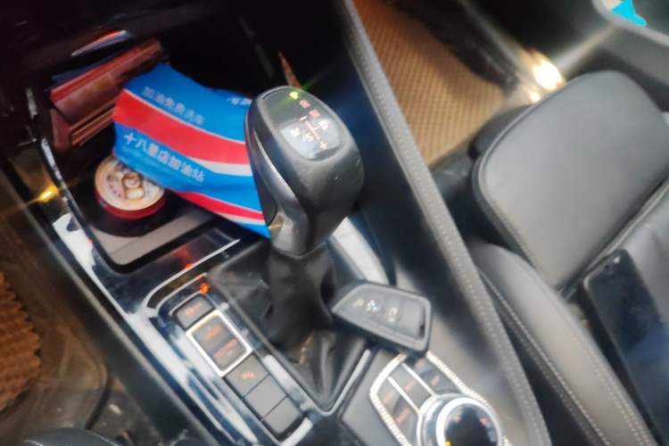 Used BMW X1 2016 sDrive20Li Luxury Model Gear Lever