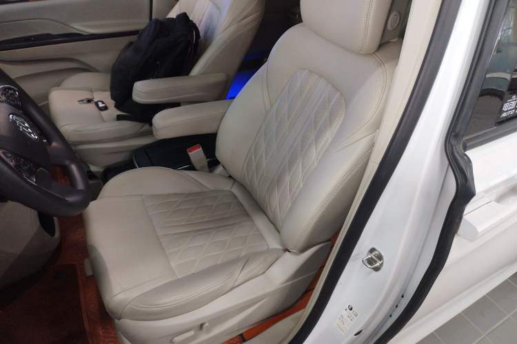 Used Buick GL8 2018 ES 28T Comfort Model China VI Standard Left Front Seat