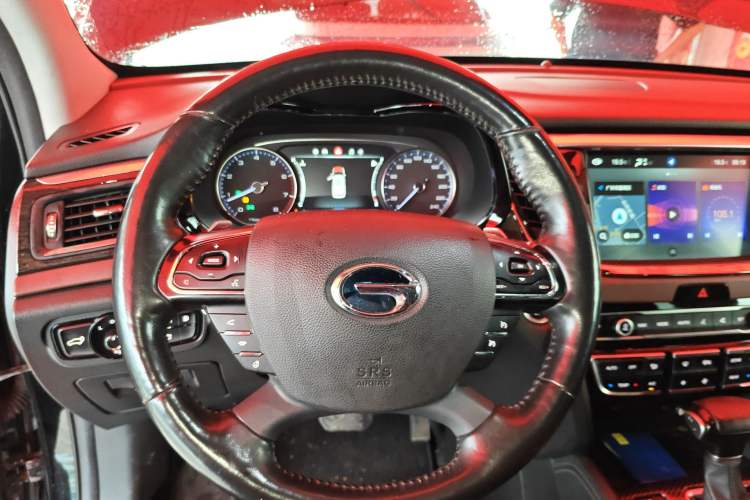 Used GAC Trumpchi GS8 2017 320T Two-Wheel Drive Luxury Smart Connectivity Version (7 Seats)
