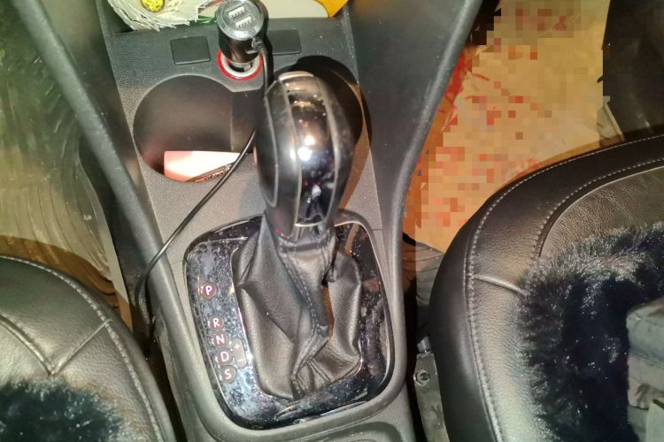 Used Volkswagen Polo 2013 1.4L Automatic Luxury Edition Gear Lever