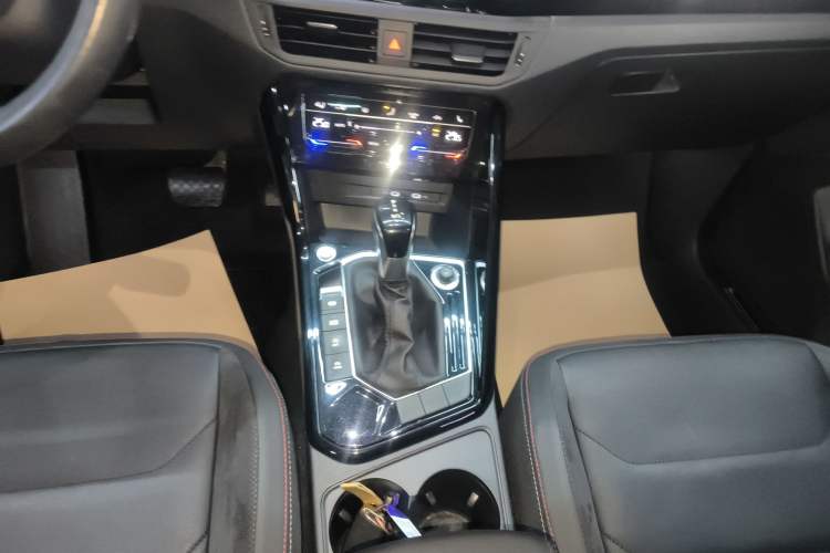 Used Volkswagen Tayron 2020 330TSI Two-Wheel Drive Luxury Smart Connectivity Version
