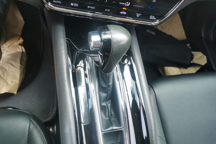 Used Honda Vezel 2015 1.8L CVT Four-Wheel Drive Flagship Model