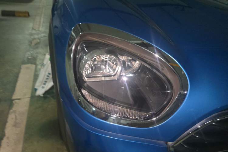 Used MINI Countryman 2018 1.5T COOPER Classic Edition Right Front Headlight