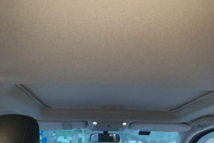 Used Nissan Terra 2018 2.5L Automatic 2WD Luxury Edition Headliner